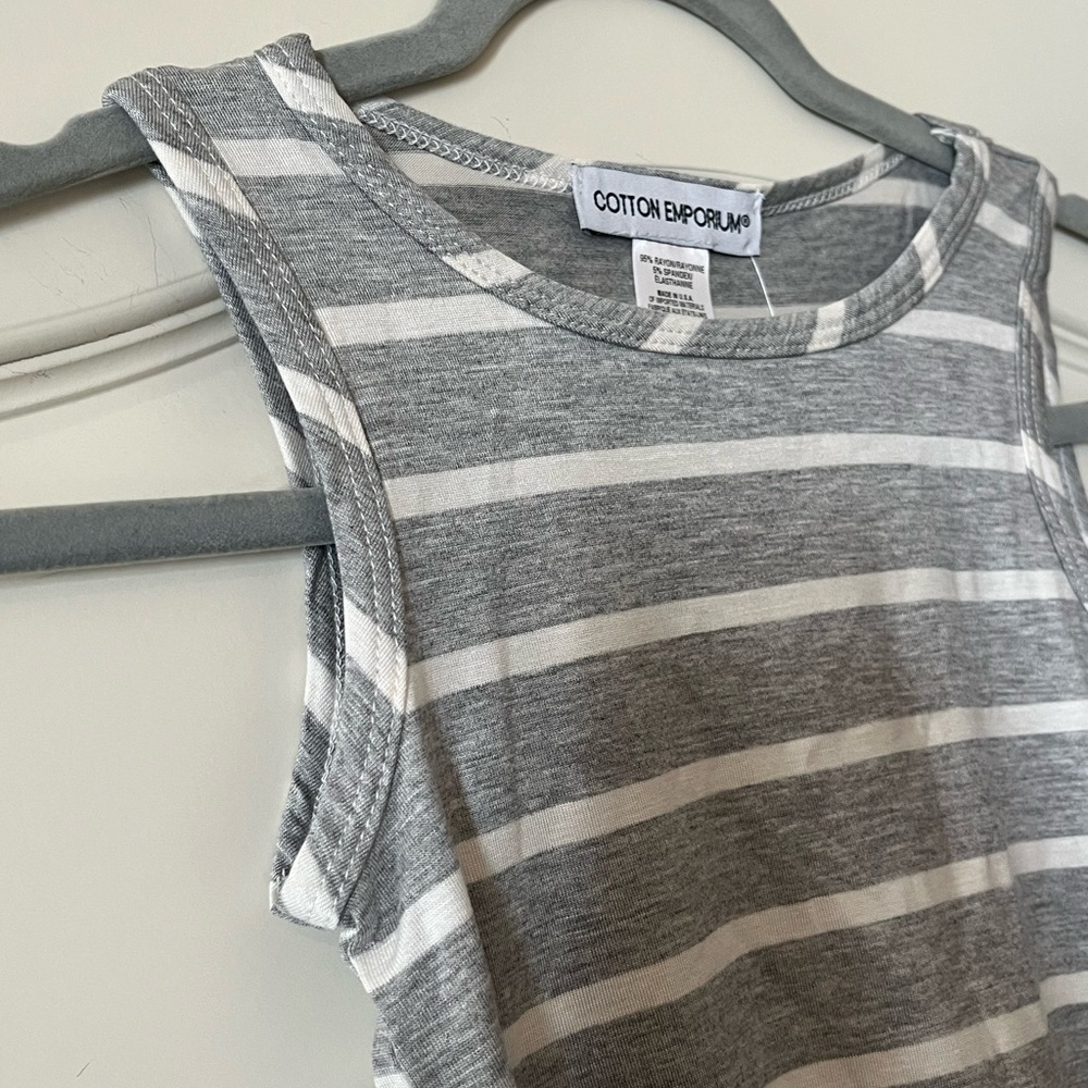 NWT Cotton Emporium Sleeveless Cropped Tank Juniors Size Large Runs Small - Picture 8 of 10
